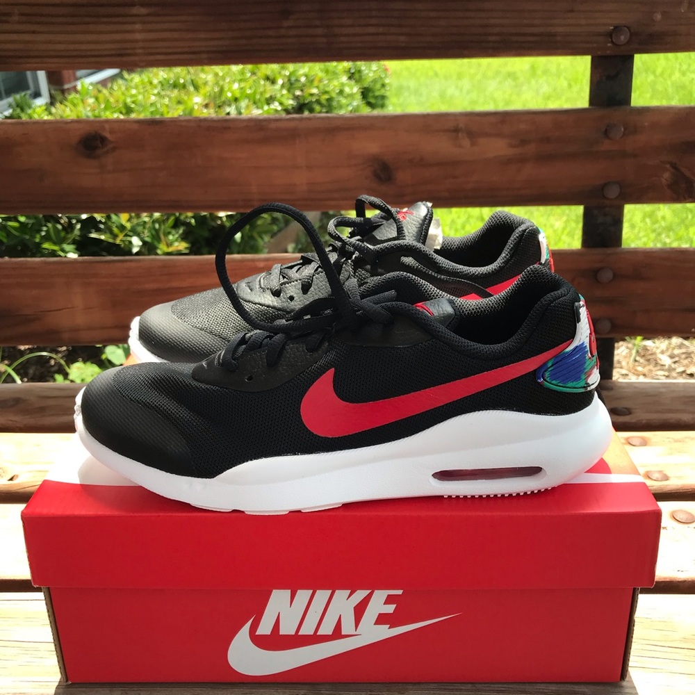 Nike Air Max Oketo Size 6